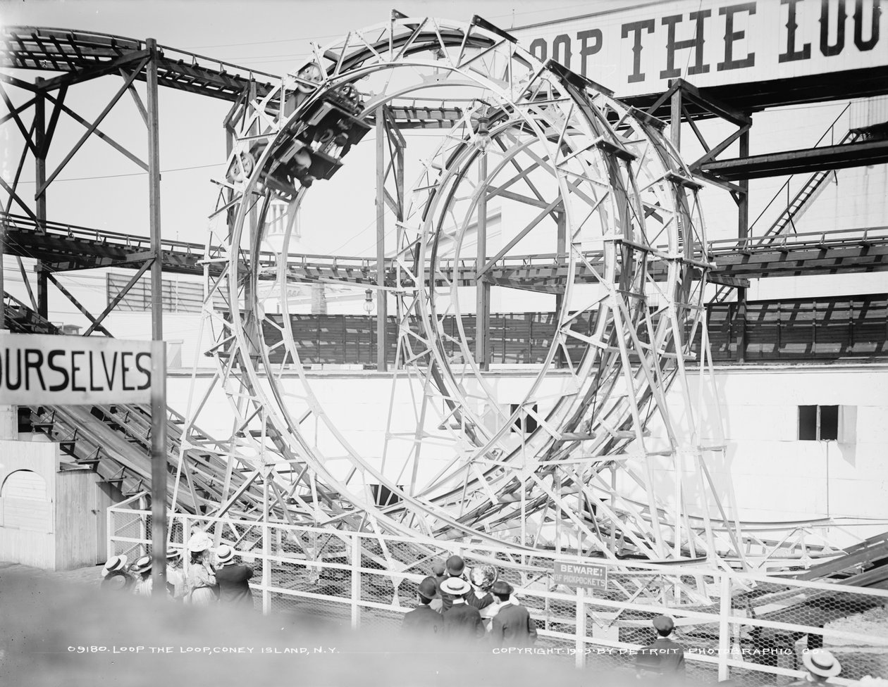 Loop the Loop, Coney Island, New York, kolem roku 1903 (černobílá fotografie) od Detroit Publishing Co.