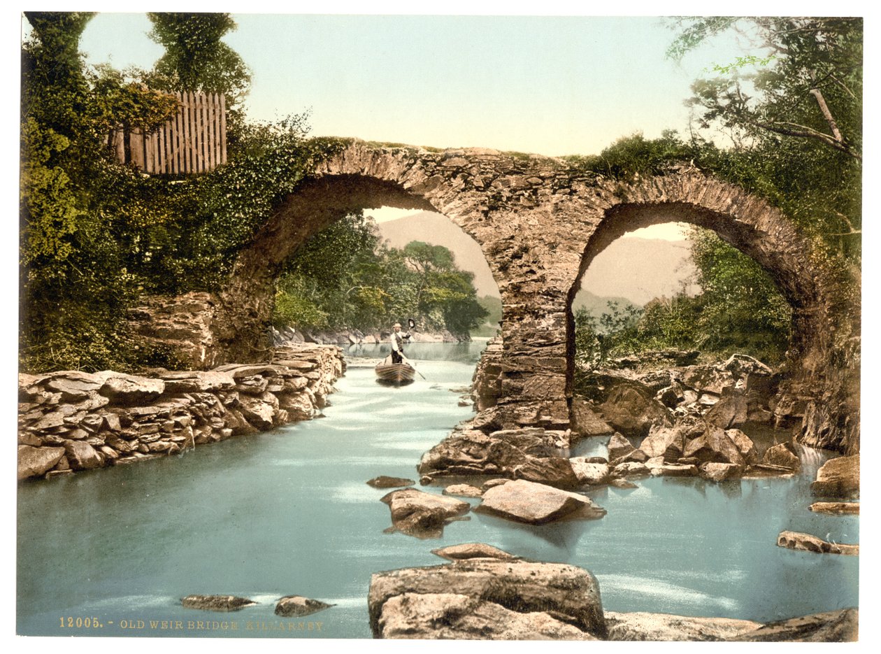 Starý jezový most. Killarney, hrabství Kerry, Irsko, cca 1890-1900 (fotochrom) od Detroit Publishing Co.