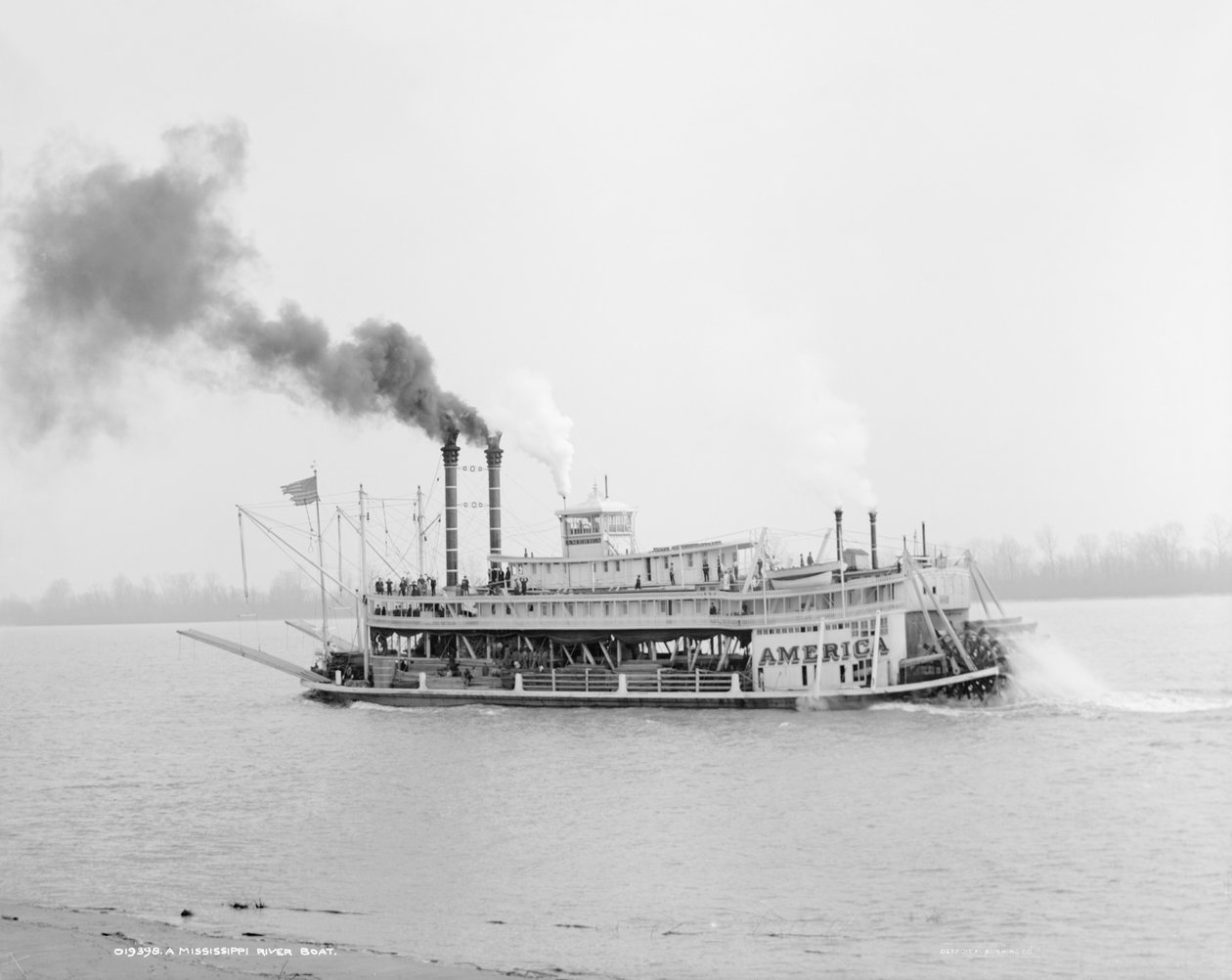 River Boat, Mississippi River, USA, kolem roku 1906 (černobílá fotografie) od Detroit Publishing Co.