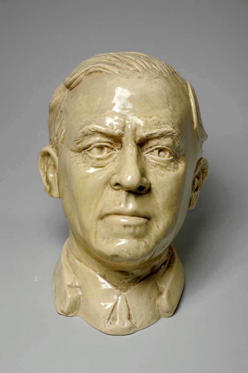 Busta muže, kolem roku 1934 (glazovaná keramika) od Donald Hastings
