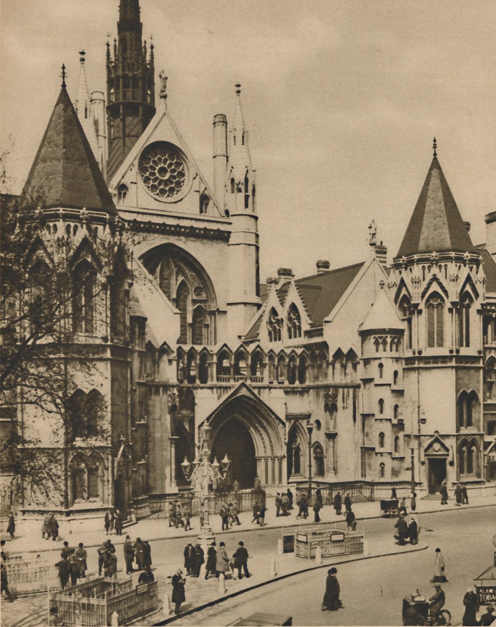 Královský soudní dvůr z okna na rohu Essex Street, c1935. od Donald McLeish