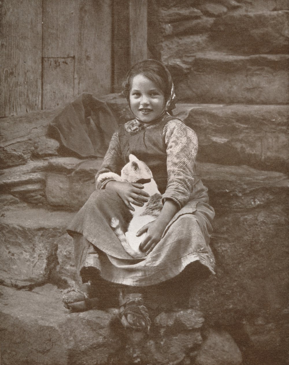 Dva malí švýcarští vesničané v Hospenthalu, 1916 od Donald McLeish