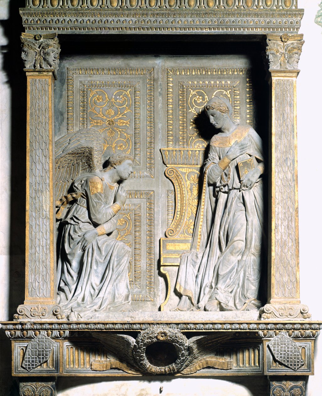 Zvěstování, Donatello (asi 1386-1466), Basilica di Santa Croce (bazilika Svatého Kříže) ve Florencii , Toskánsko od Donatello