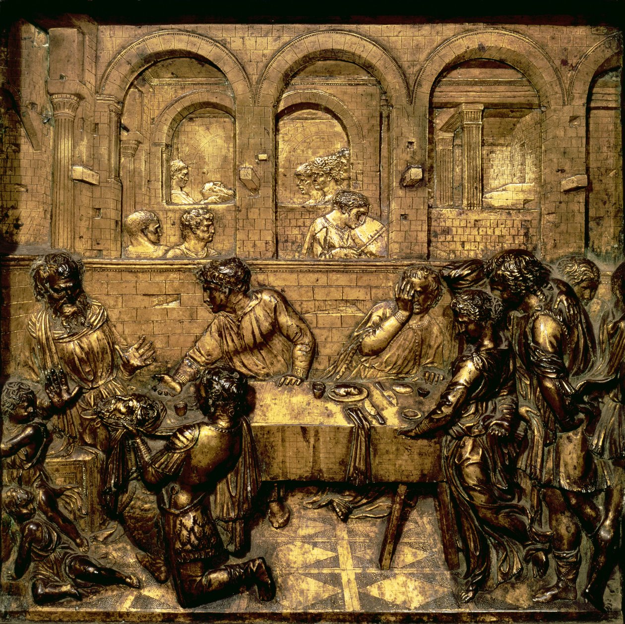 Herodova slavnost, ze série reliéfů znázorňujících život Jana Křtitele na šestiboké křtitelnici v Baptisteriu, 1417-30 (pozlacený bronz) od Donatello