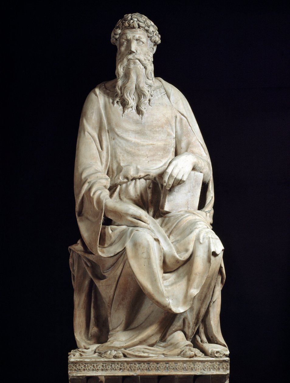 Svatý Jan Evangelista. Mramorová socha od Donatello