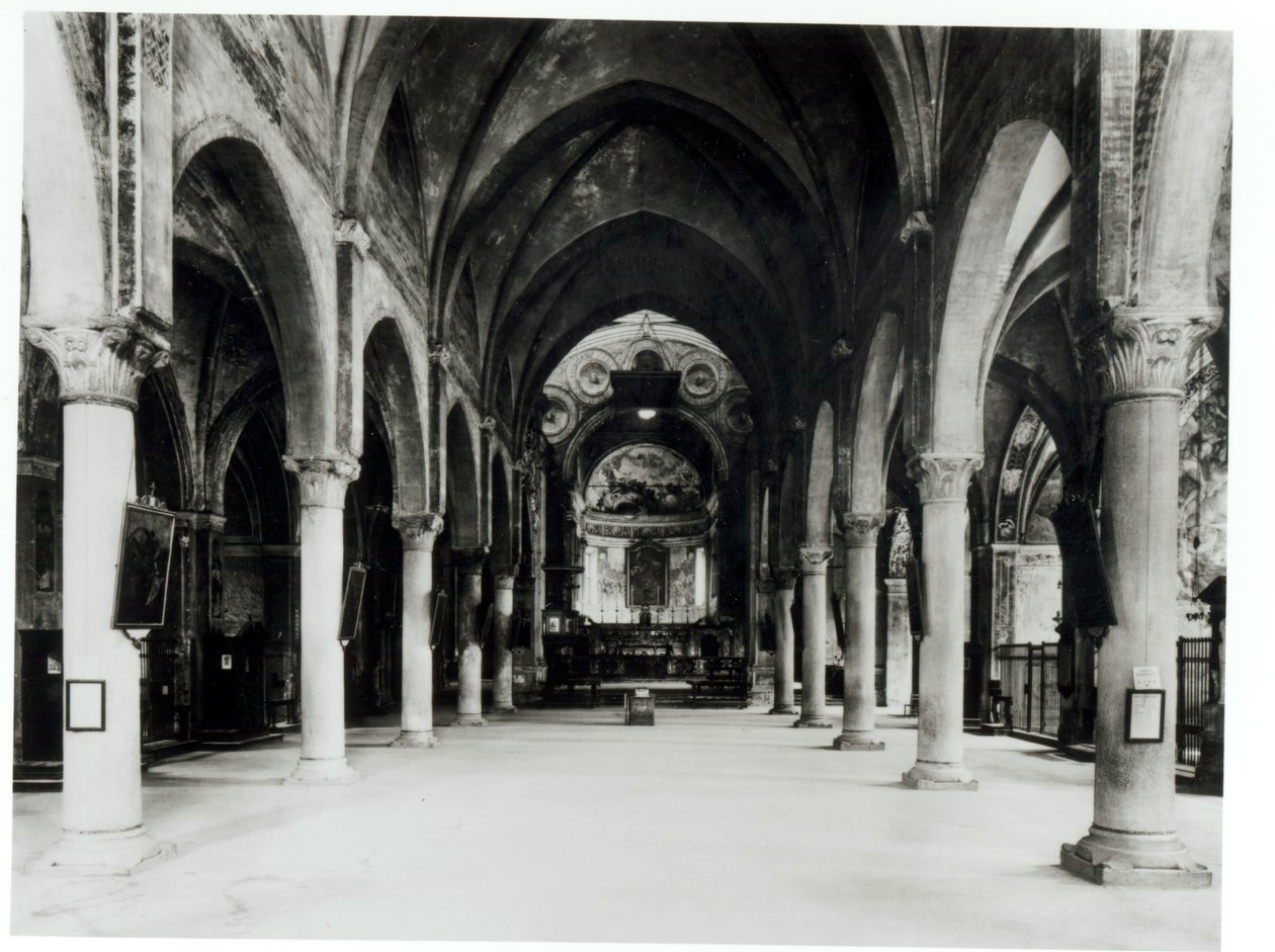 Interiér kostela od Donato Bramante