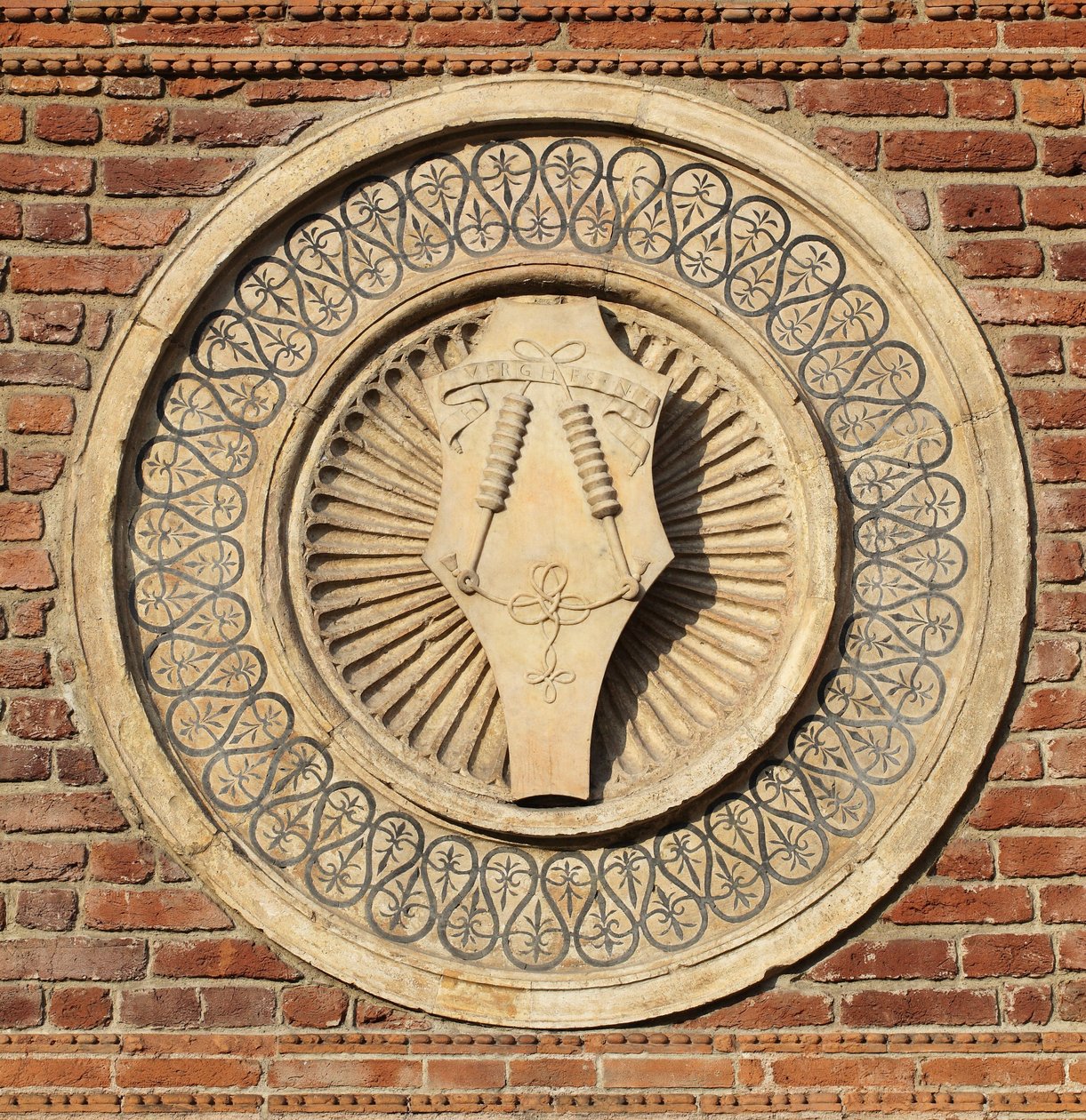 Vyřezávaná patera na apsidě bramante od Donato Bramante