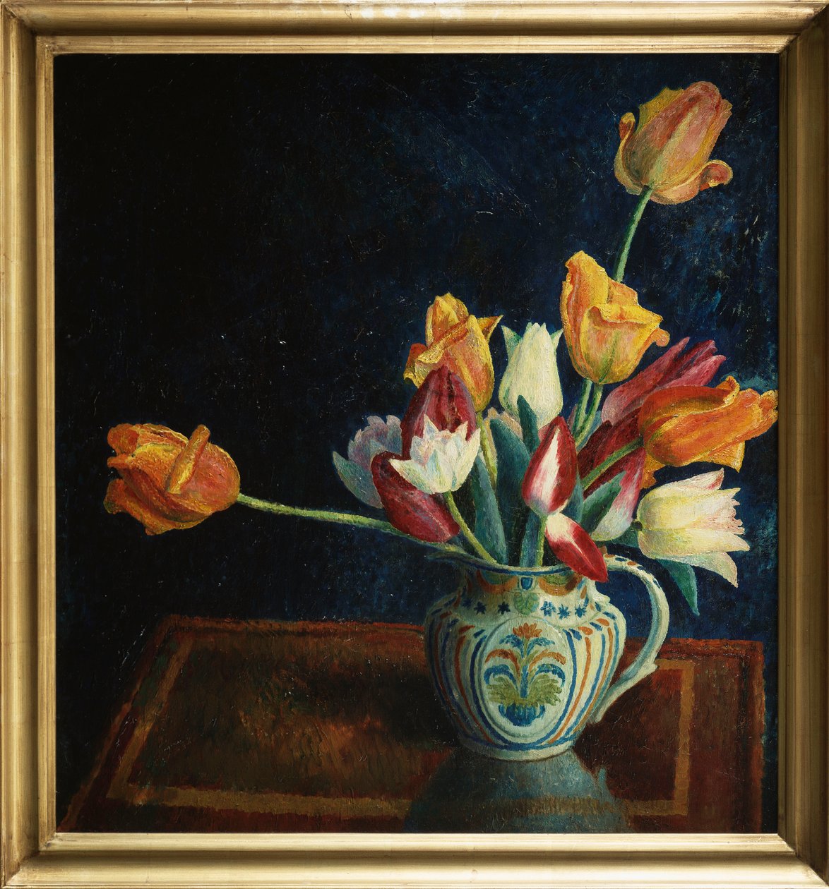 Tulipány ve stafordšírském džbánu (olej na plátně) od Dora Carrington