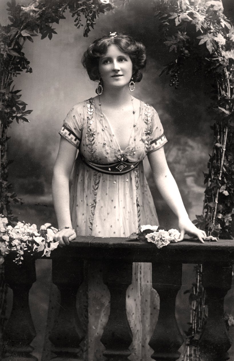 Nina Sevening, herečka, 1900. od Dover Street Studios