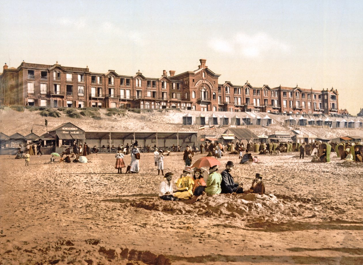 Hotel Orange from the Beach v Scheveningen, hospoda. c.1900 od Dutch Photographer