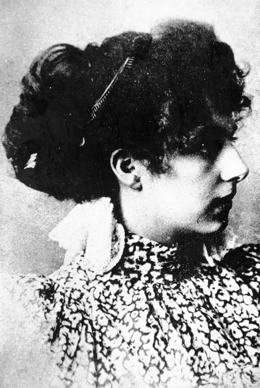 Mata Hari jako mladá dívka (černobílá fotografie) od Dutch Photographer