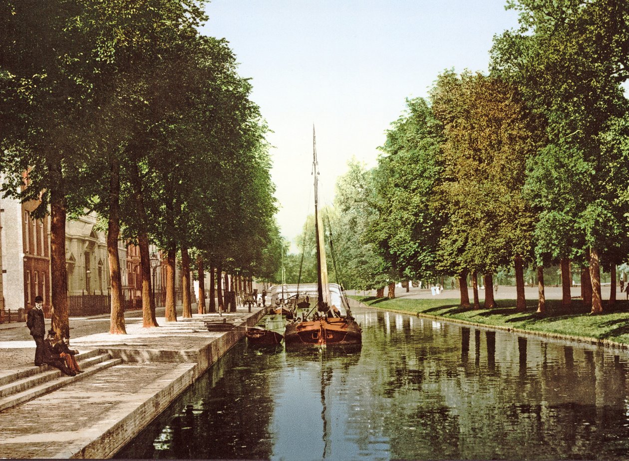 Plachetní člun na Princess Canal v Haagu, 1890-1900 od Dutch Photographer