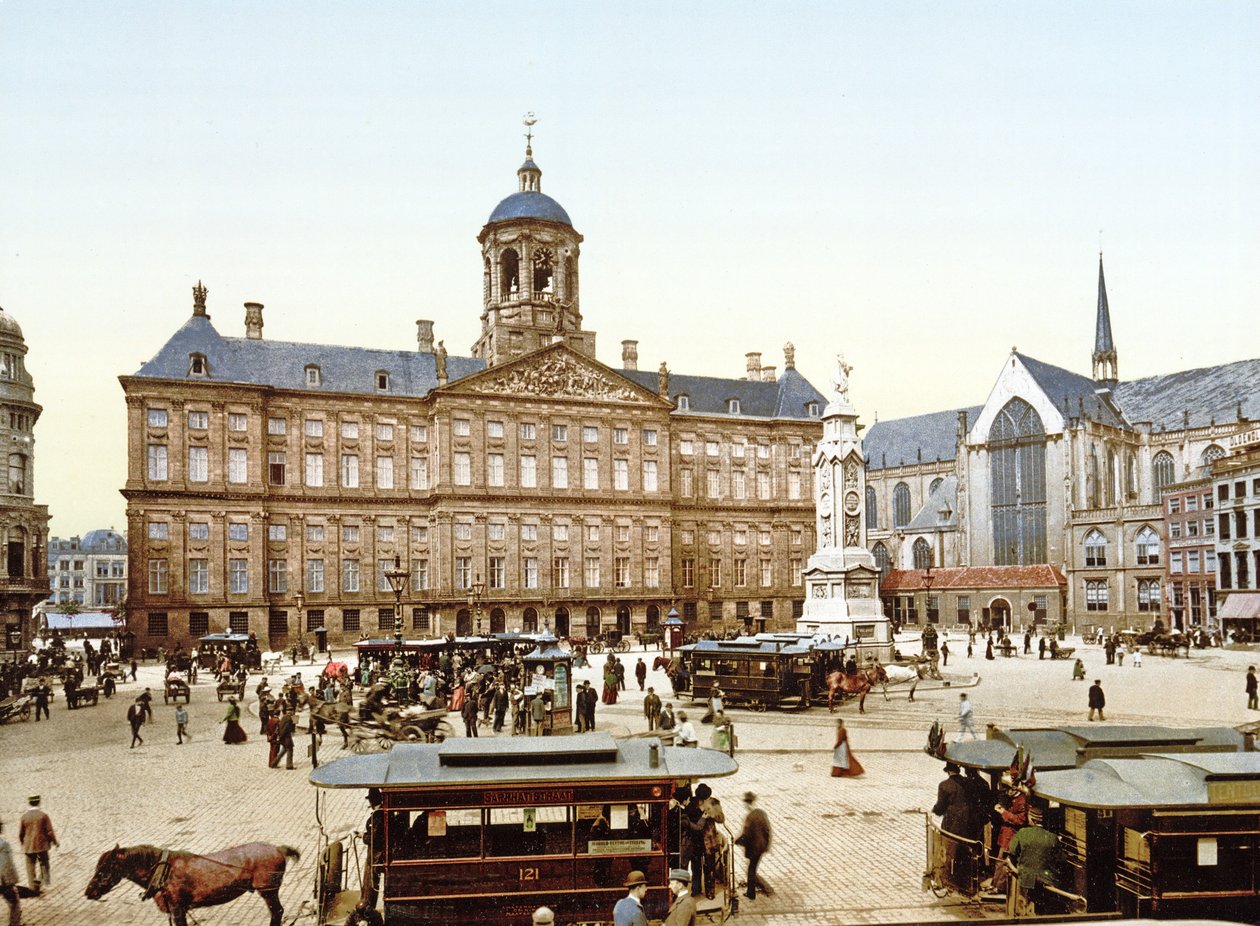 Královský palác v Amsterdamu z náměstí Dam, 1890-1900 od Dutch Photographer