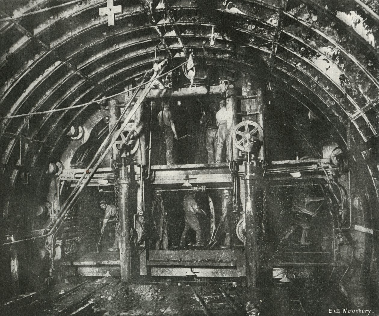 Řízení tunelu pro Waterloo a městskou železnici, c1897 od E. and S. Woodbury