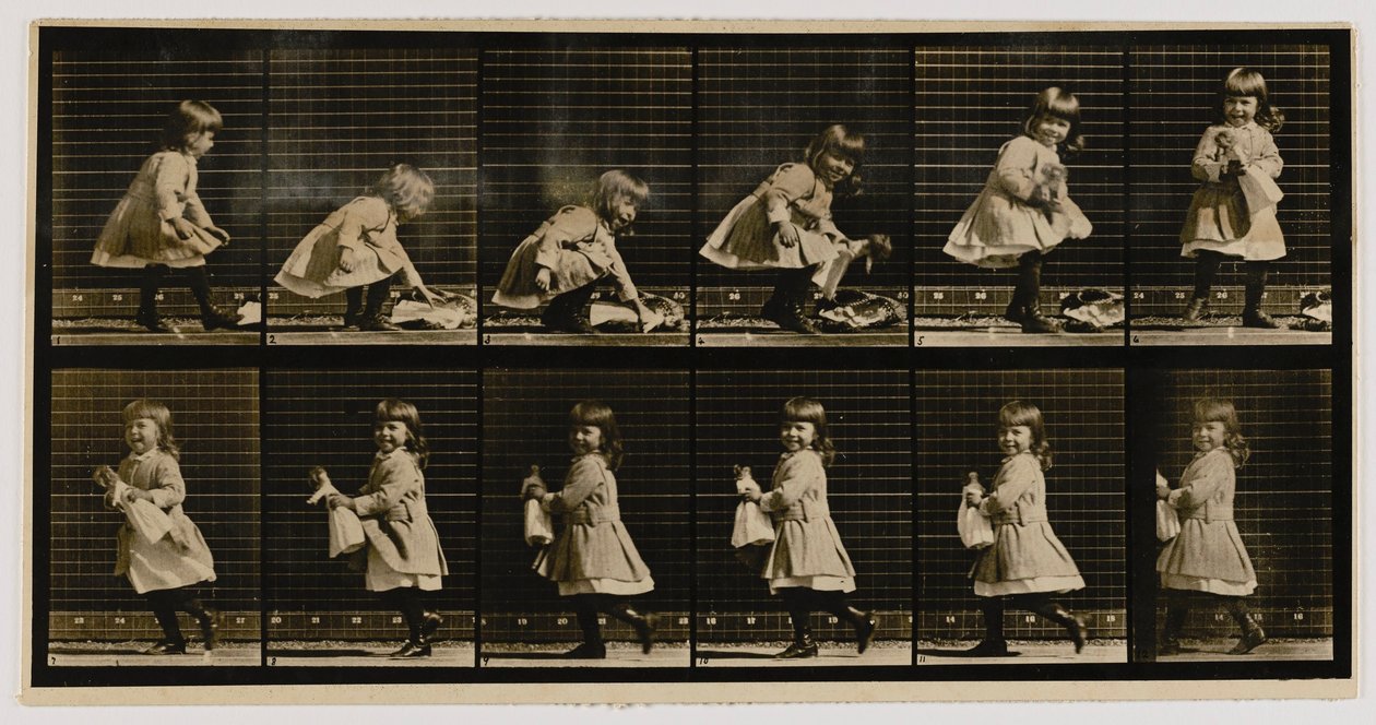 Dítě zvedající panenku, otáčející se a odcházející, z knihy Pohyb zvířat od Eadweard Muybridge