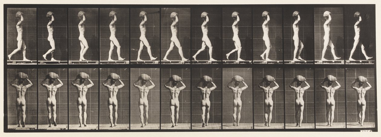 Talíř 27. Chůze, 70 lb. Kámen na hlavě, ruce zdvižené od Eadweard Muybridge