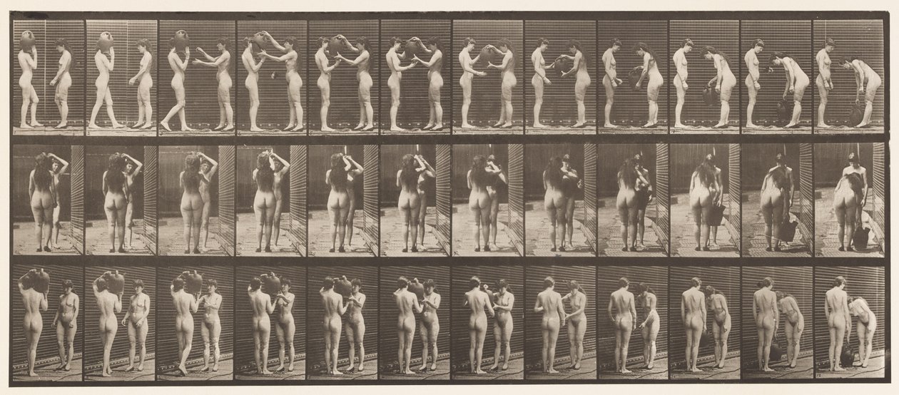 Talíř 447. Dva modely, 9 Nabírá vodu z ramene 10 od Eadweard Muybridge