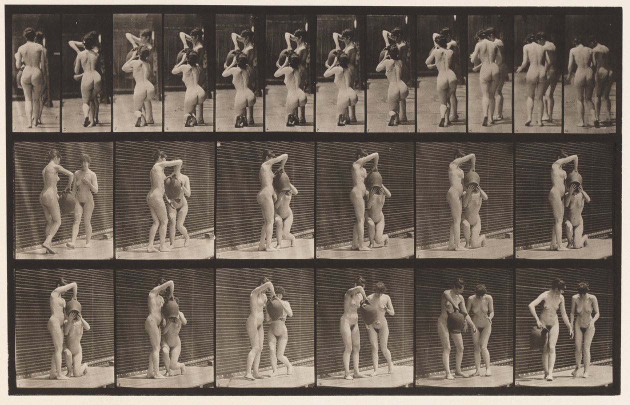 Talíř 453. Dva modely; 8 klekne, pije ze sklenice vody v rukou od Eadweard Muybridge
