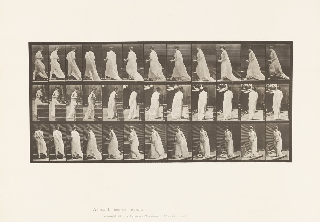 Talíř 97. Otočení k výstupu po schodech, s džbánem a pohárem v rukou od Eadweard Muybridge