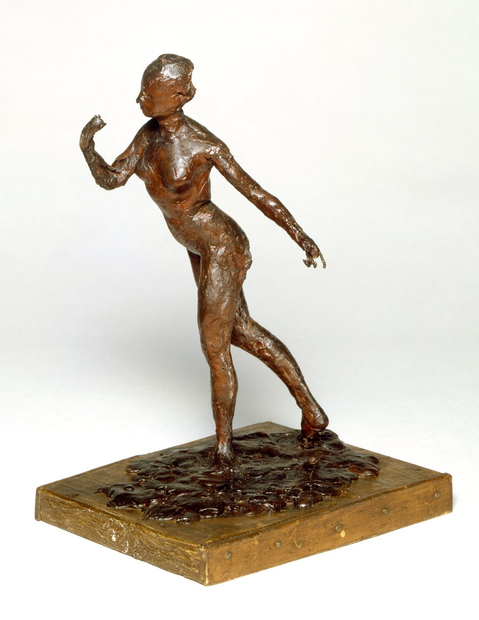 Dancer Bwing, cca 1895 (červený vosk) od Edgar Degas
