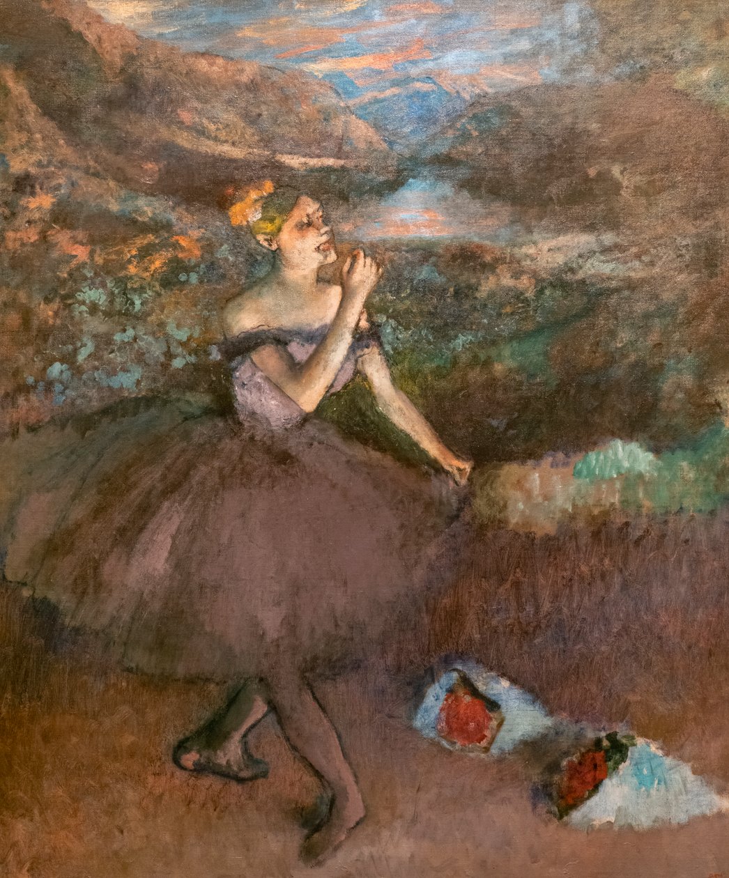 Kytice tanečnice. Kolem 1895-1900. Olej na plátně. od Edgar Degas