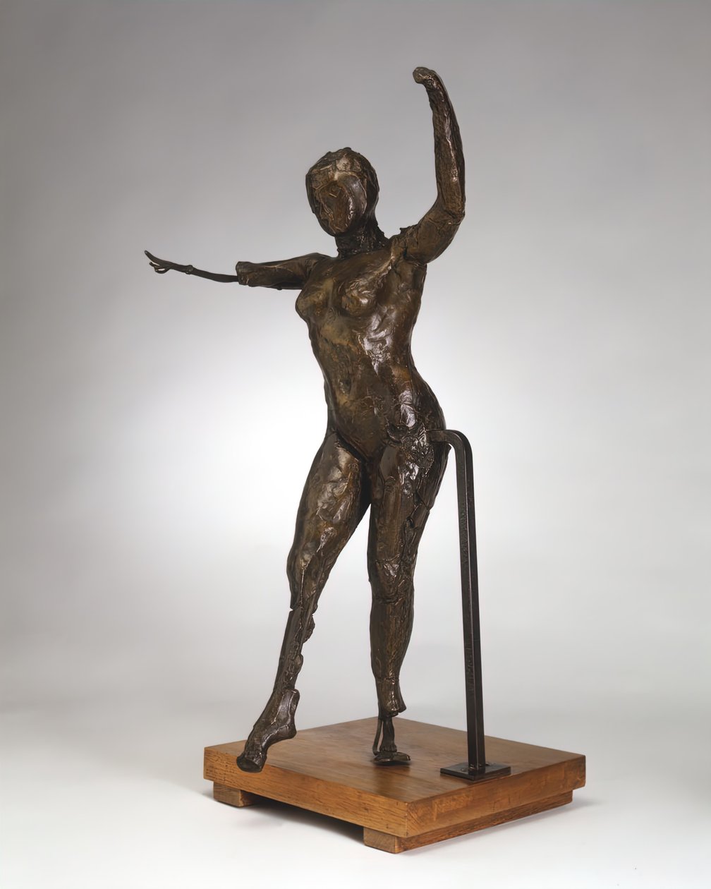 Tanečník se pohybuje vpřed, paže zvednuté, pravá noha vpřed, c. 1882-1895 obsazení 1919-1932. od Edgar Degas