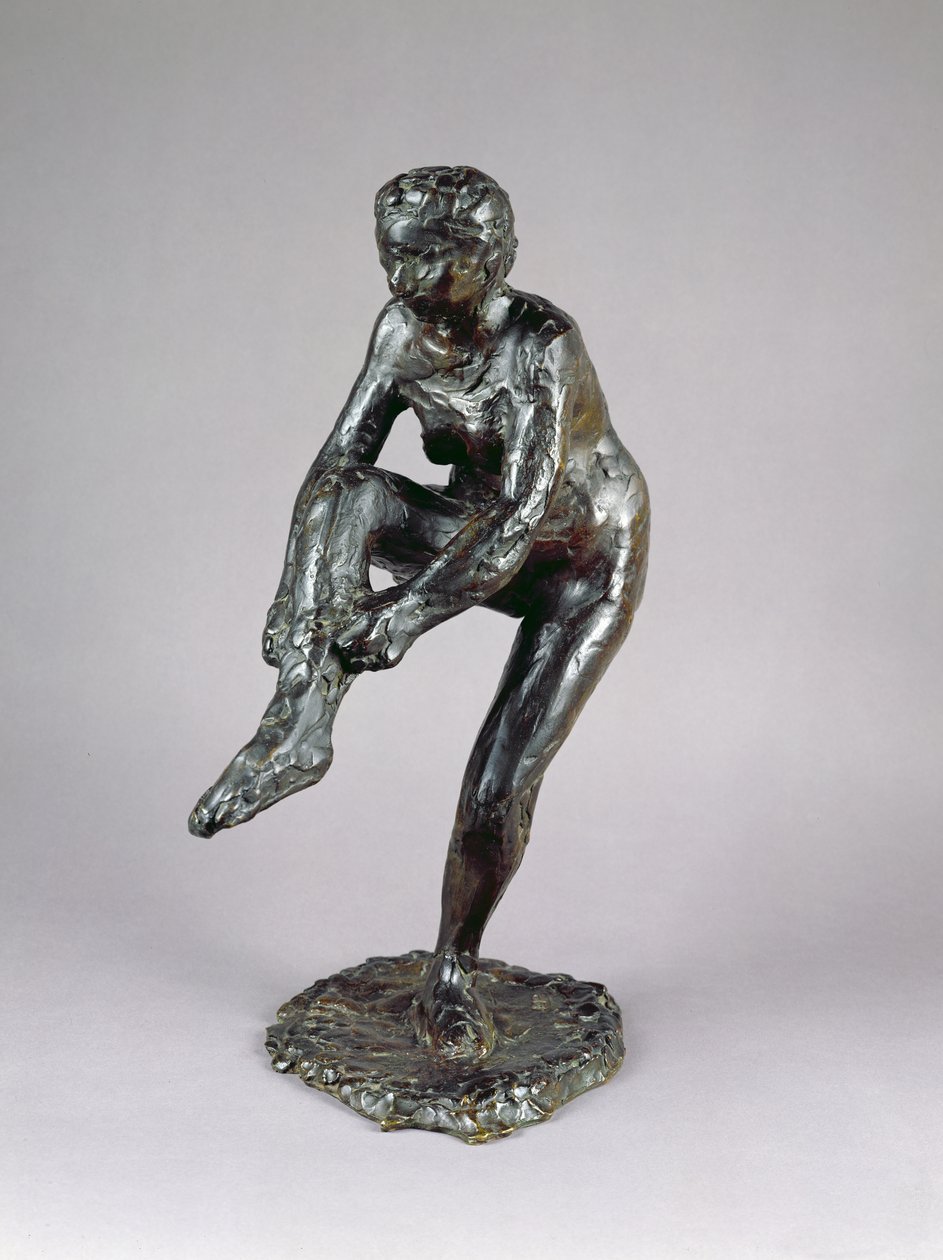 Tanečnice si obléká punčochy (bronzové) od Edgar Degas