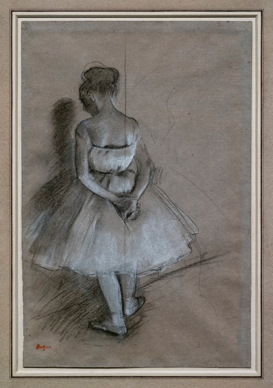 Tanečnice stojící, ruce zkřížené za zády. 1874. Tužka, na papíře odlesky bílý kvaš. Kolekce Davida Lachenmanna. od Edgar Degas
