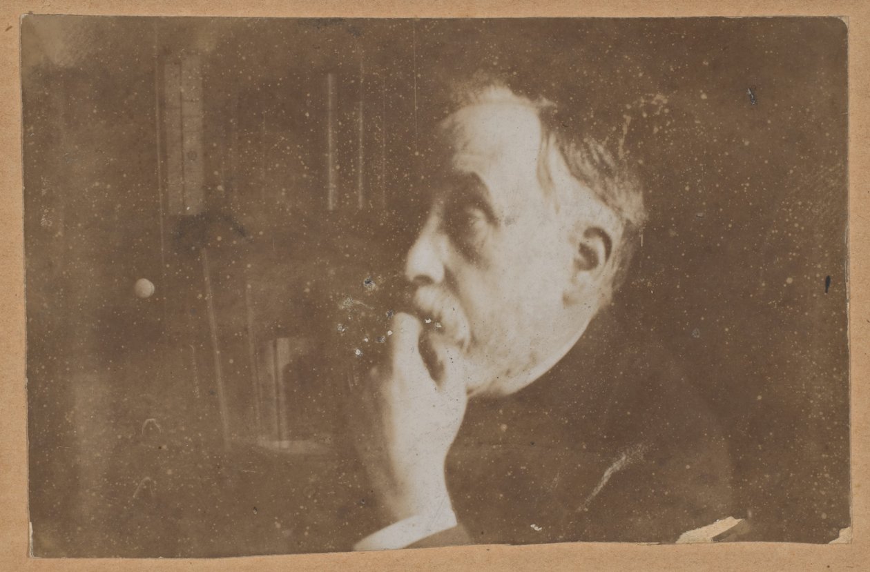 [Autoportrét v knihovně (ruka na bradě)] od Edgar Degas