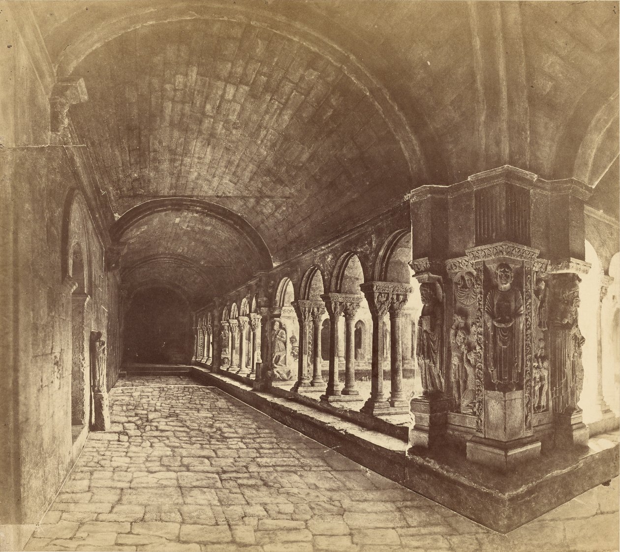 Arles. Křížová chodba kostela svatého Trofima od Édouard Baldus