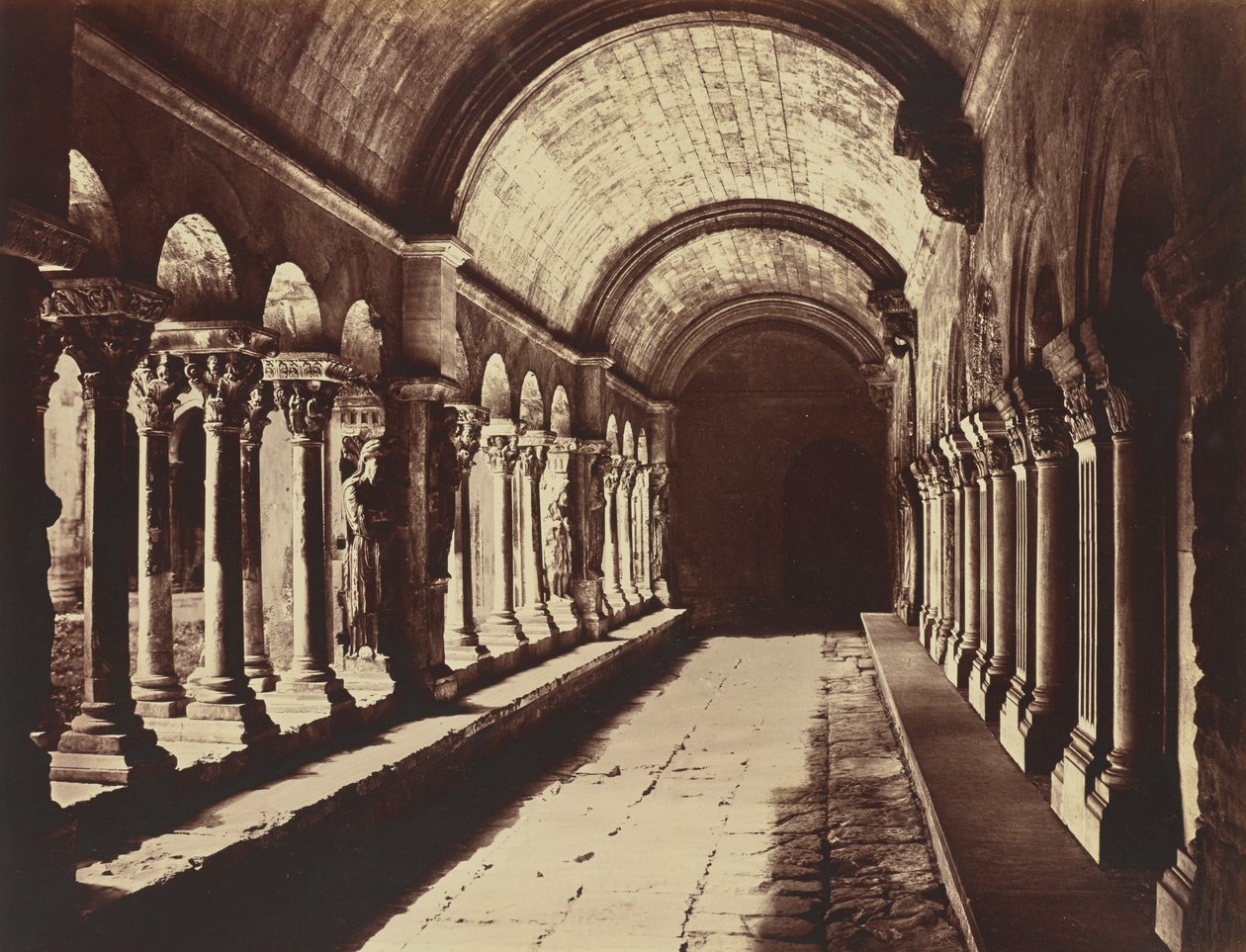 Arles. Křížová chodba Saint-Trophime od Édouard Baldus