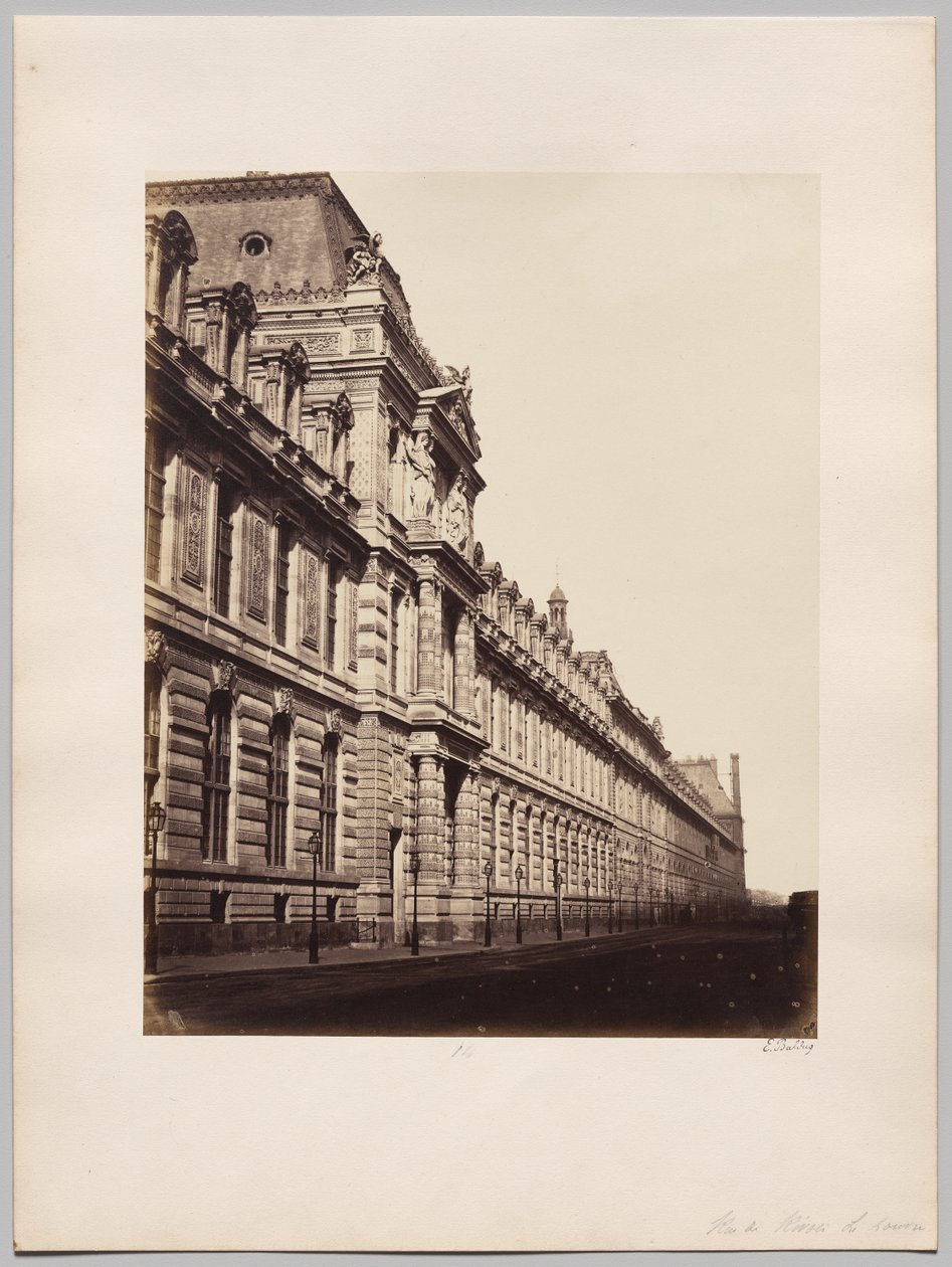 Louvre, průčelí v ulici Rue de Rivoli, Paříž od Édouard Baldus