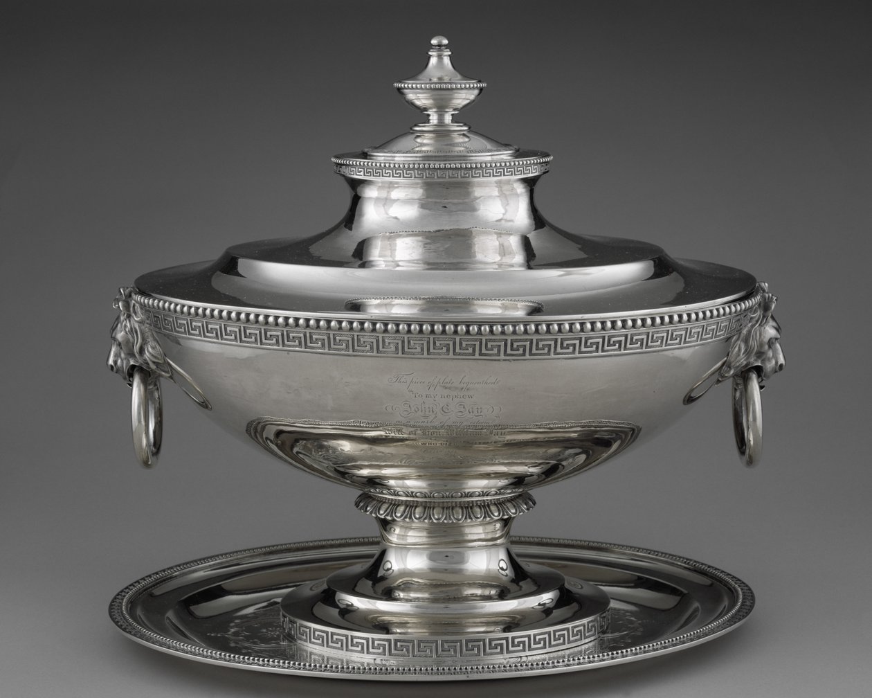 Polévka Tureen s podložkou od Edward Chandler Moore