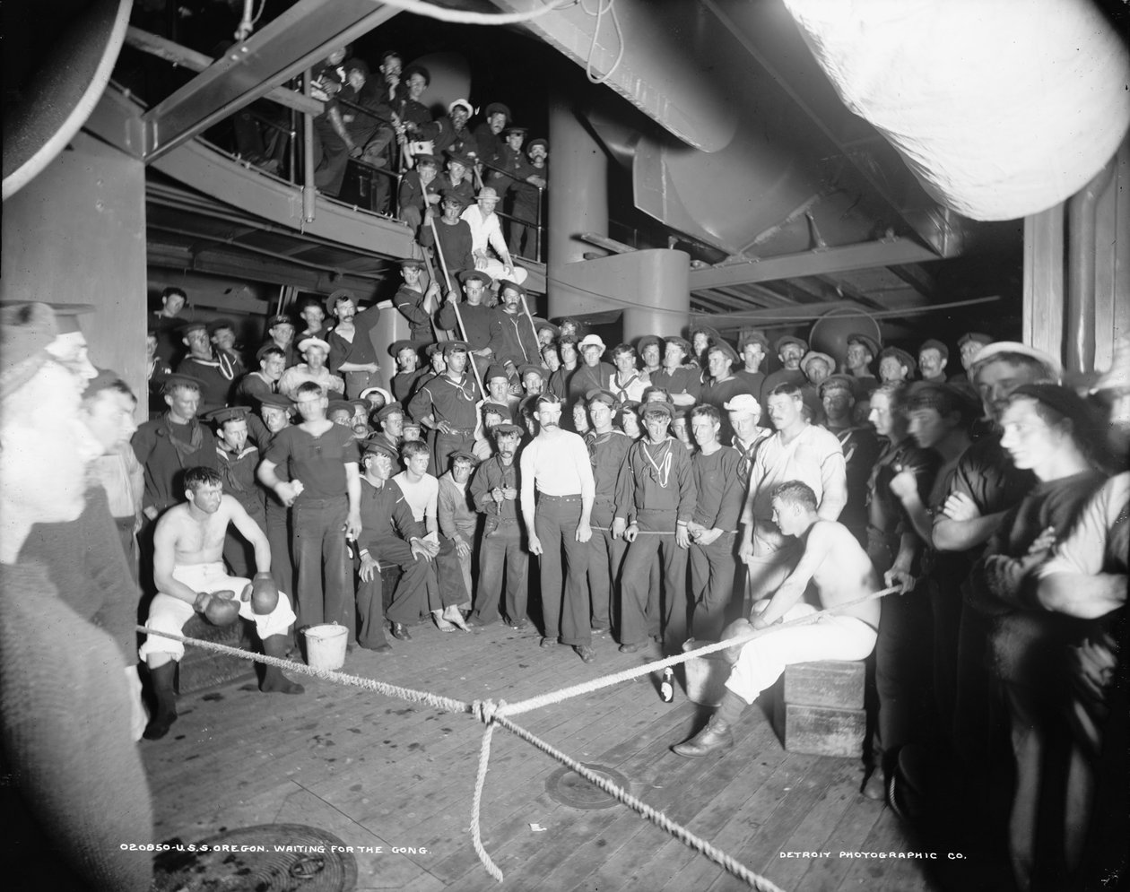 U.S.S. Oregon, čekání na gong, 1896-1901 od Edward H. Hart