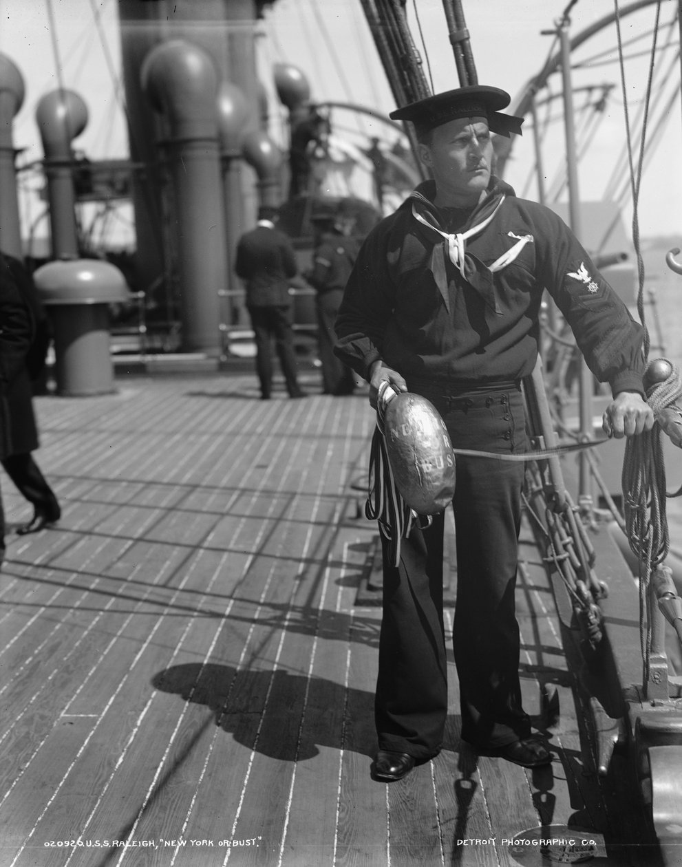 U.S.S. Raleigh, New York nebo busta, 1894-1901 od Edward H. Hart