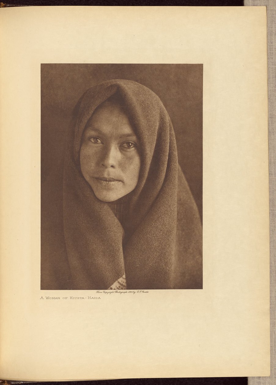 Žena z Kiusty - Haida od Edward S. Curtis