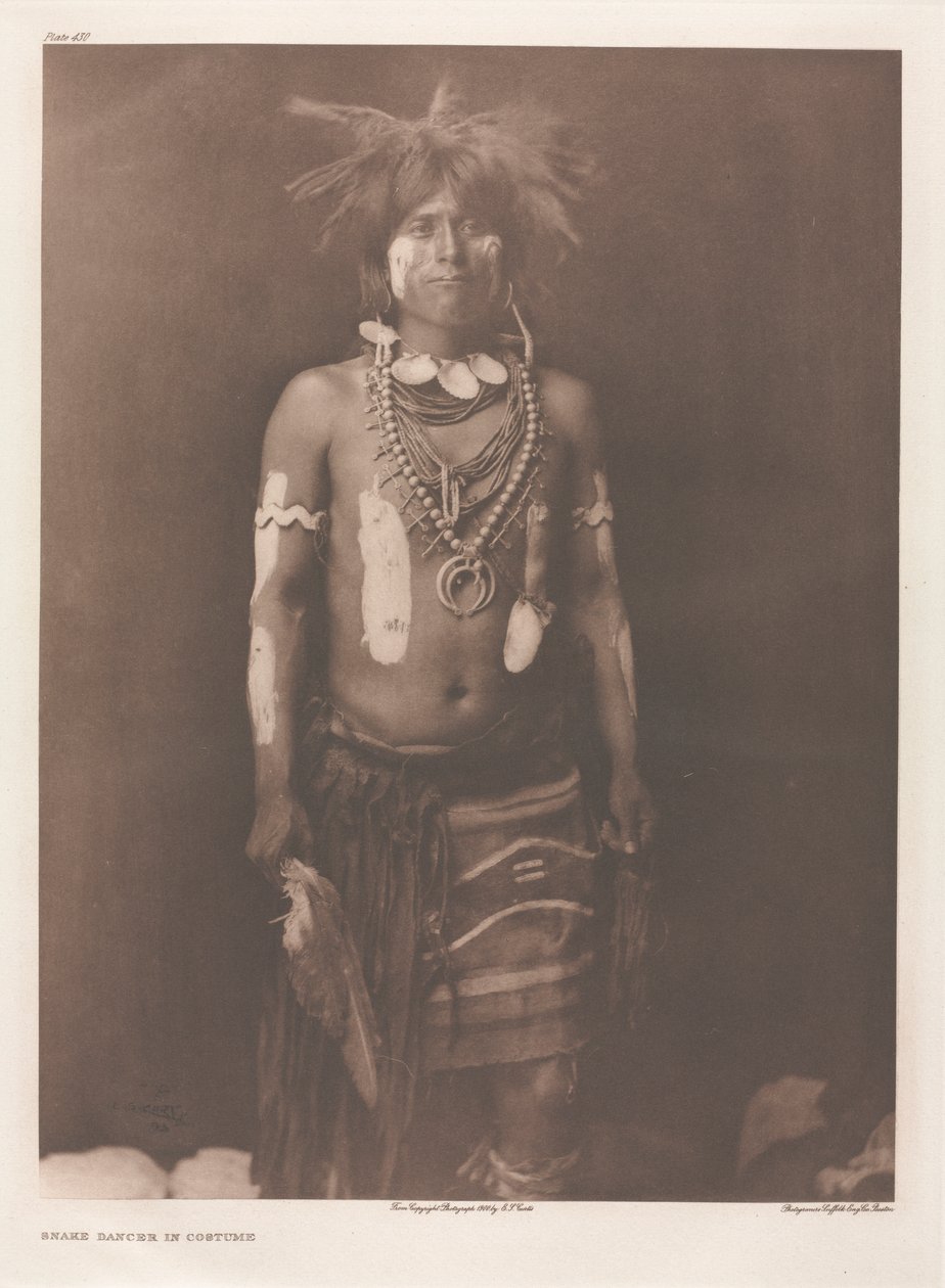 Portfolio XII, deska 430: Hadí tanečník v kostýmu od Edward S. Curtis