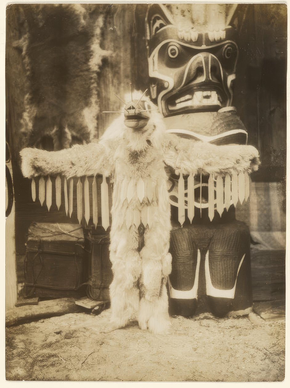 Vosa s bzučivým vířením je všechny zažene. od Edward S. Curtis