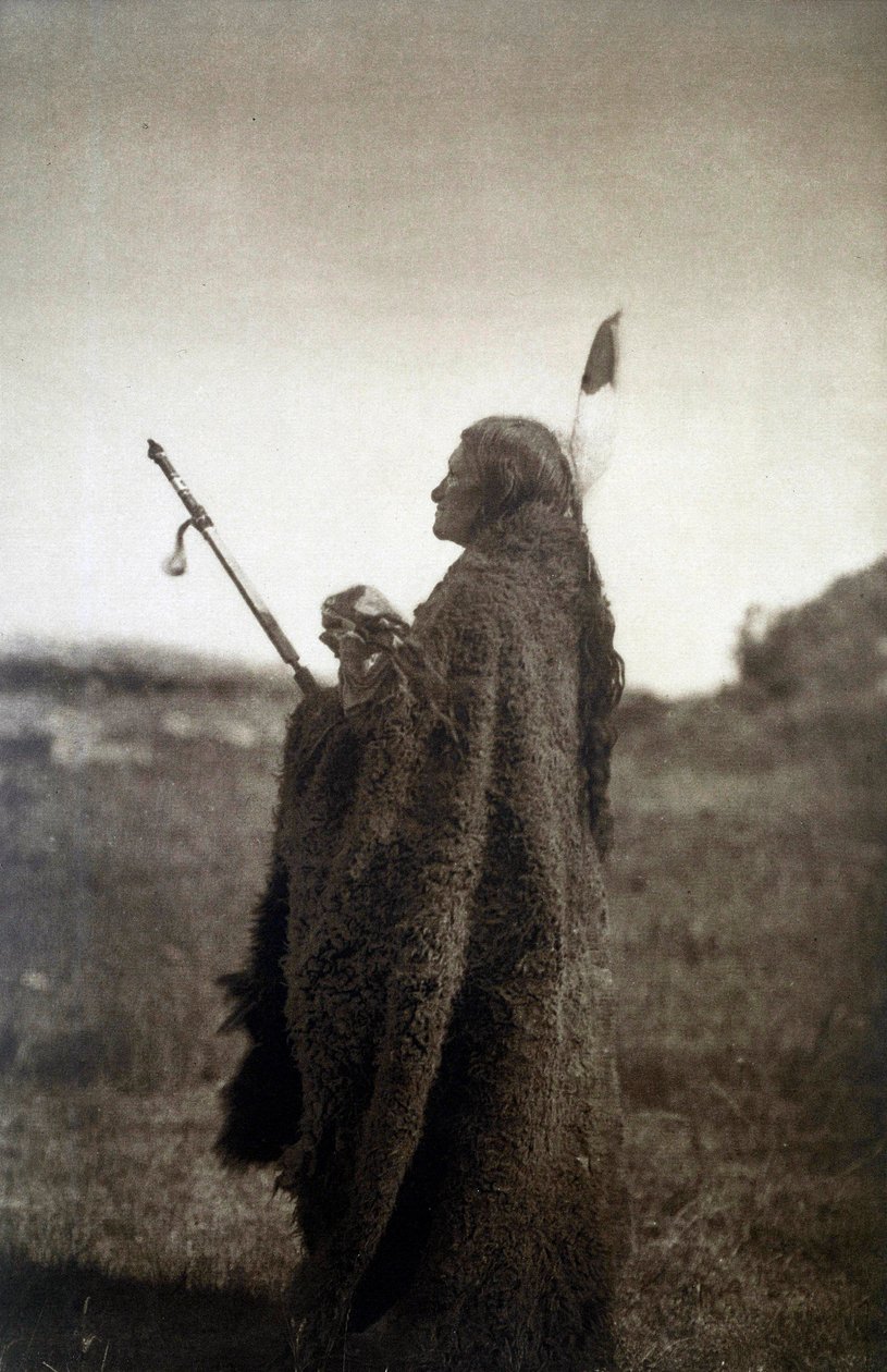 Američtí indiáni: Portrét válečníka ve slavnostních šatech od Edward Sheriff Curtis