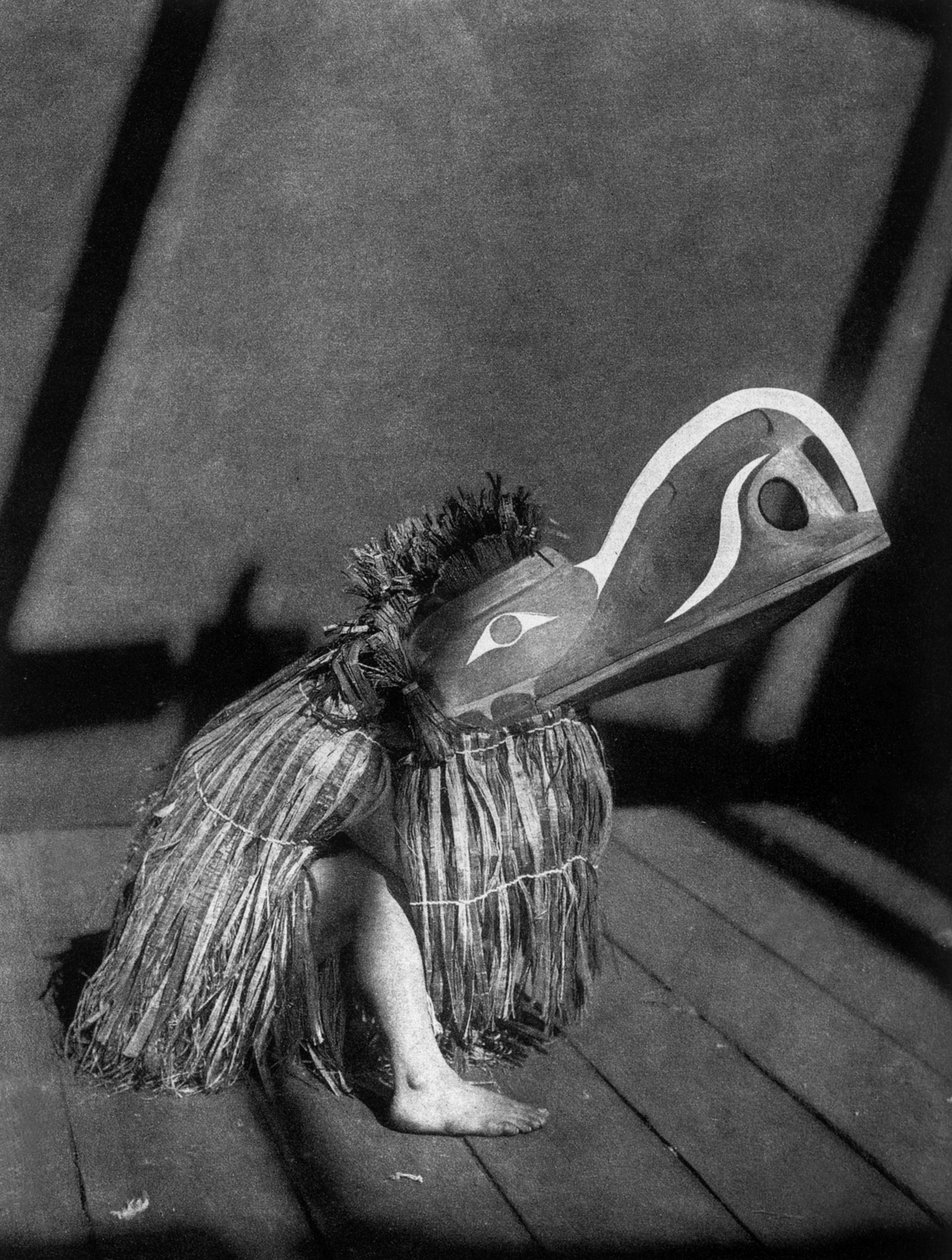 Qajyuhl indiáni, foto Edward S. Curtis, c. 1914 během tribal dance (zimní tanec) od Edward Sheriff Curtis