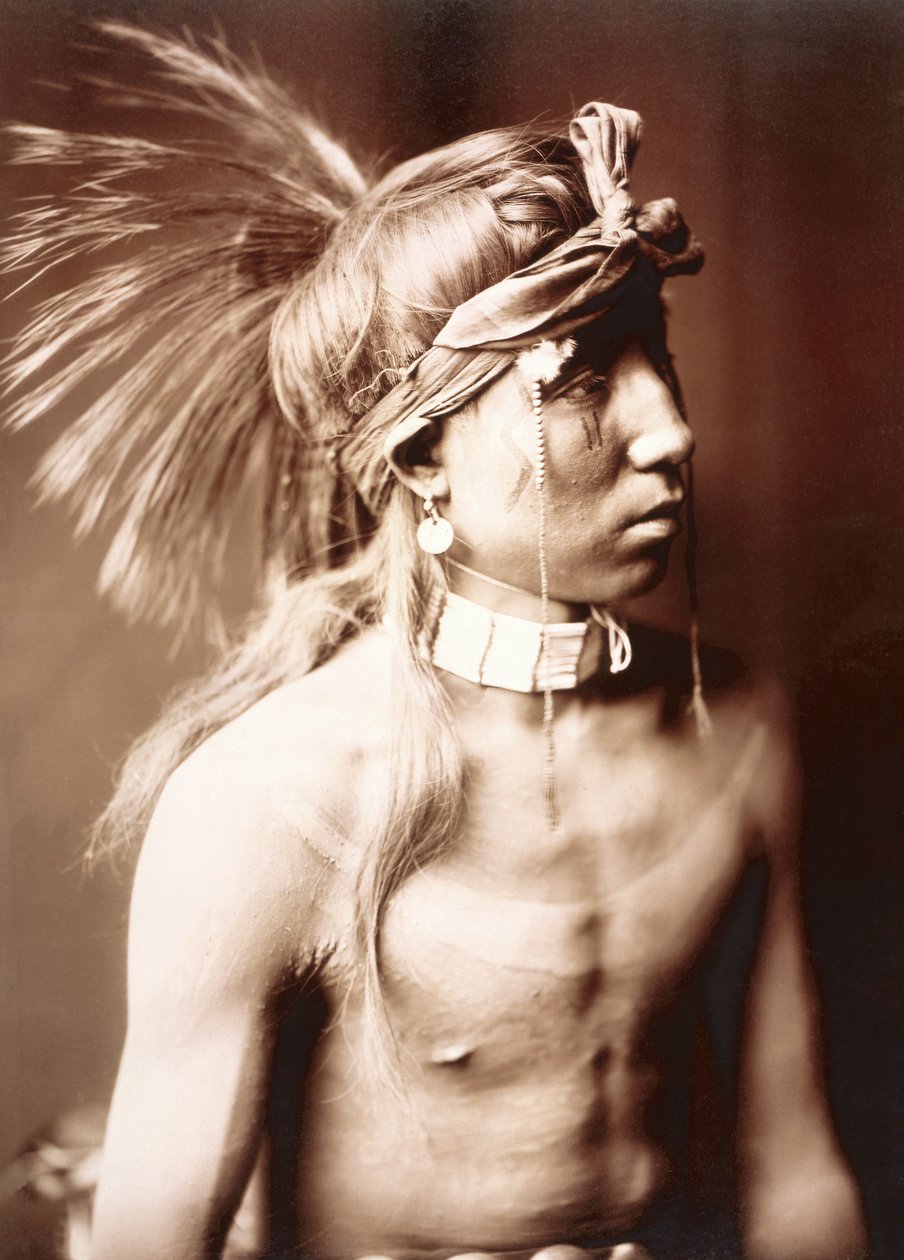 Shows As He Goes od Edwarda S. Curtise, kolem roku 1904 (tónovaný stříbrný tisk) od Edward Sheriff Curtis