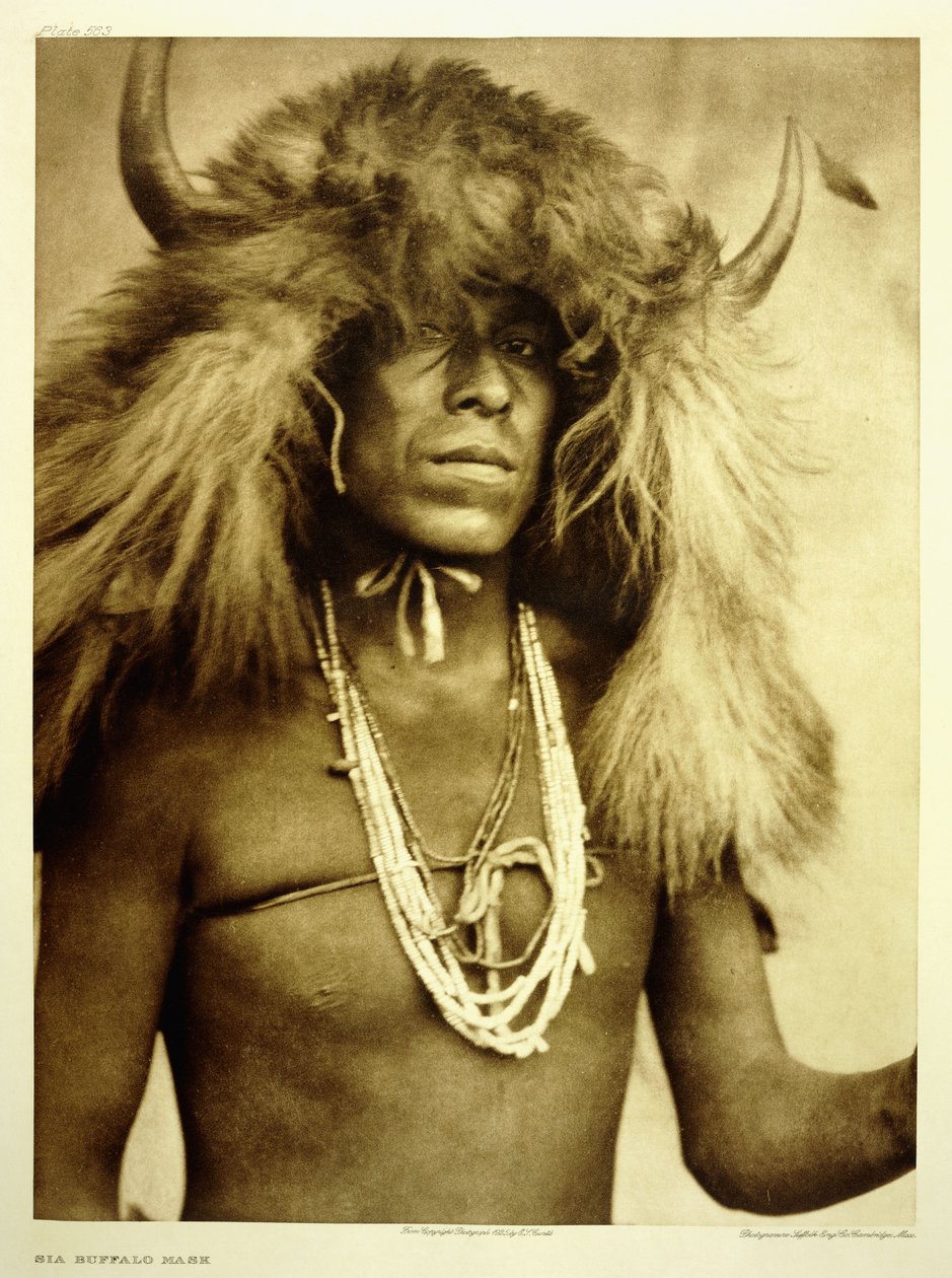 Oba Buffalo Mask od Edward Sheriff Curtis