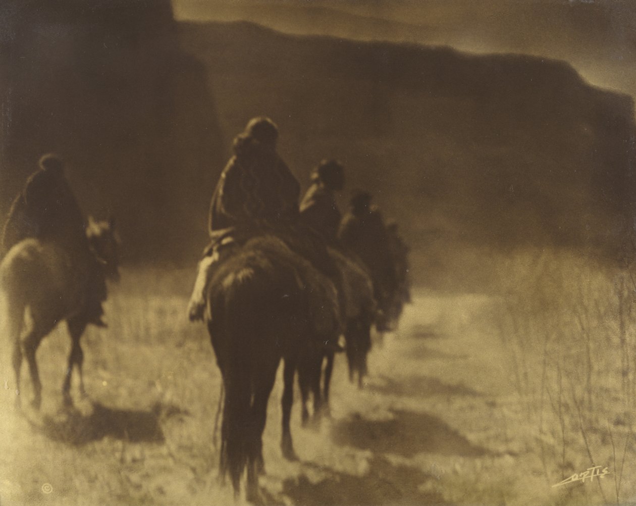 The Vanishing Race Navaho Plate 1, Volume 1 ze série The North American Indian, c. 1904 (oroton) od Edward Sheriff Curtis