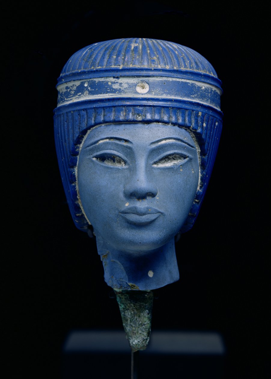 Falešná královská hlava, původně považována za Tutanchamona (lisované sklo) (viz také 93797) od Egyptian