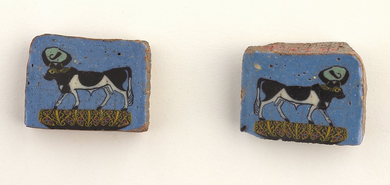 Mozaikové plakety apis nebo posvátného býka z Memphisu, období Ptolemaiova až římské období, 100 př.nl-100 n. l. (sklo) od Egyptian