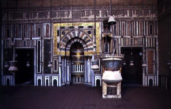 Pohled na mihráb a minbar od Egyptian