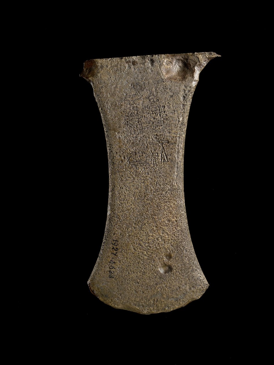 Plochá sekera ze slitiny mědi s konkávními stranami ze slitiny mědi od Egyptian 18th Dynasty