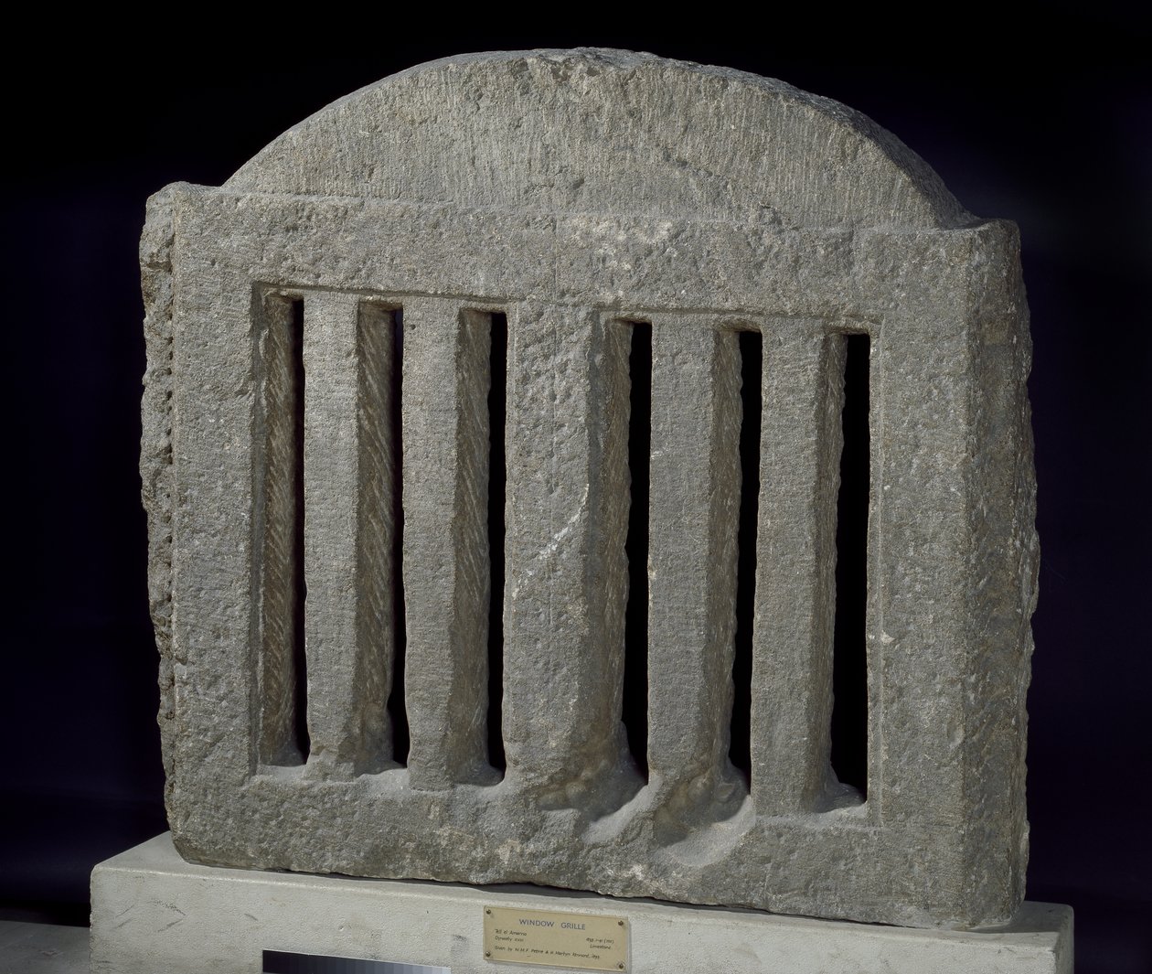 Vápencová mříž pro okenní vápenec od Egyptian 18th Dynasty