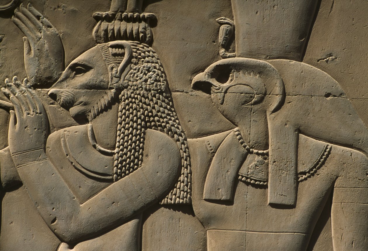 Detail reliéfu, kámen Bastet a Hora od Egyptian