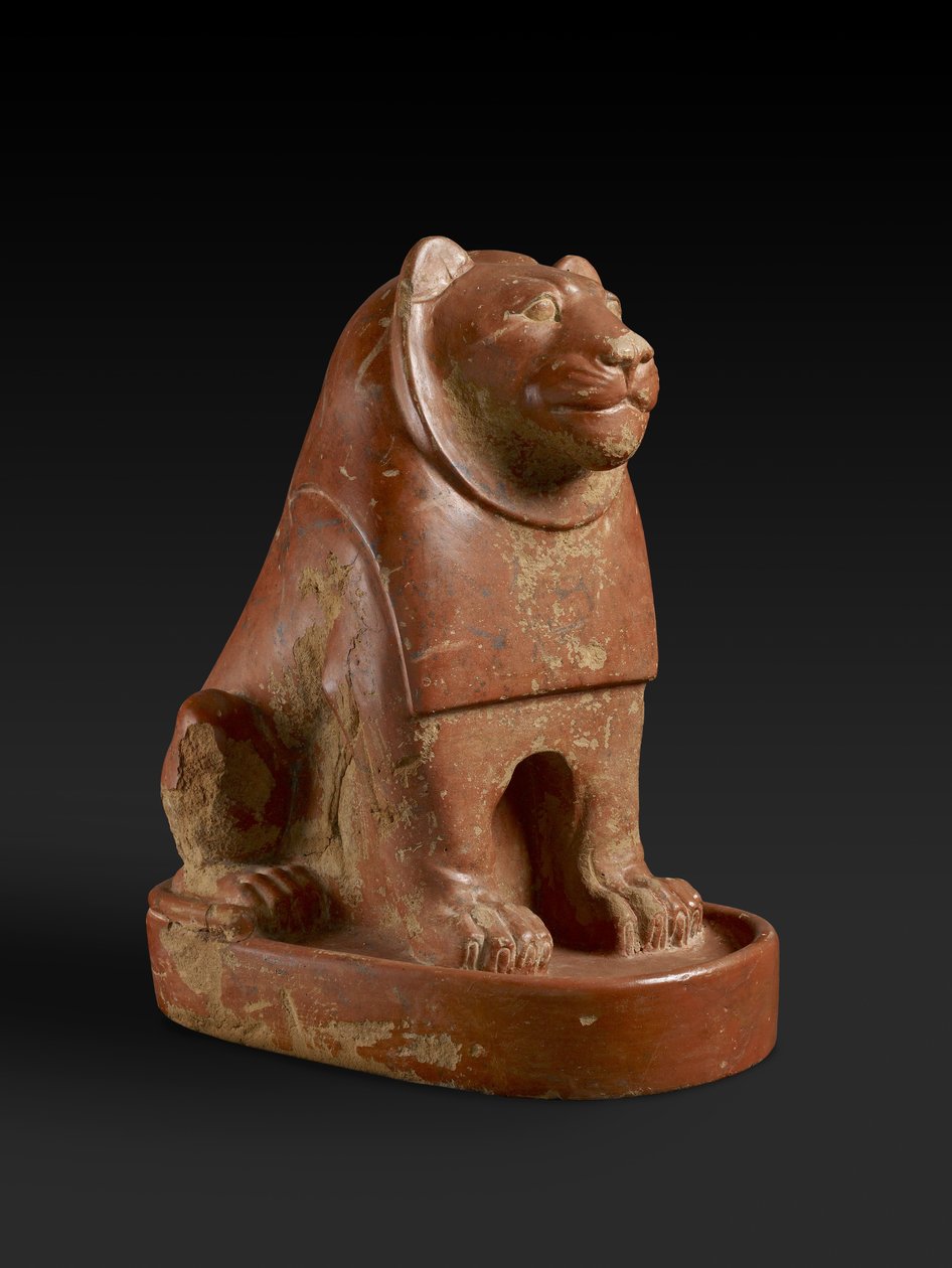 Soška lva sedícího na podstavci z chrámového okrsku v Hierakonpolis, egyptský, pozdní protodynastický, konec Staré říše, cca 2700-2200 př.nl (keramika) od Egyptian